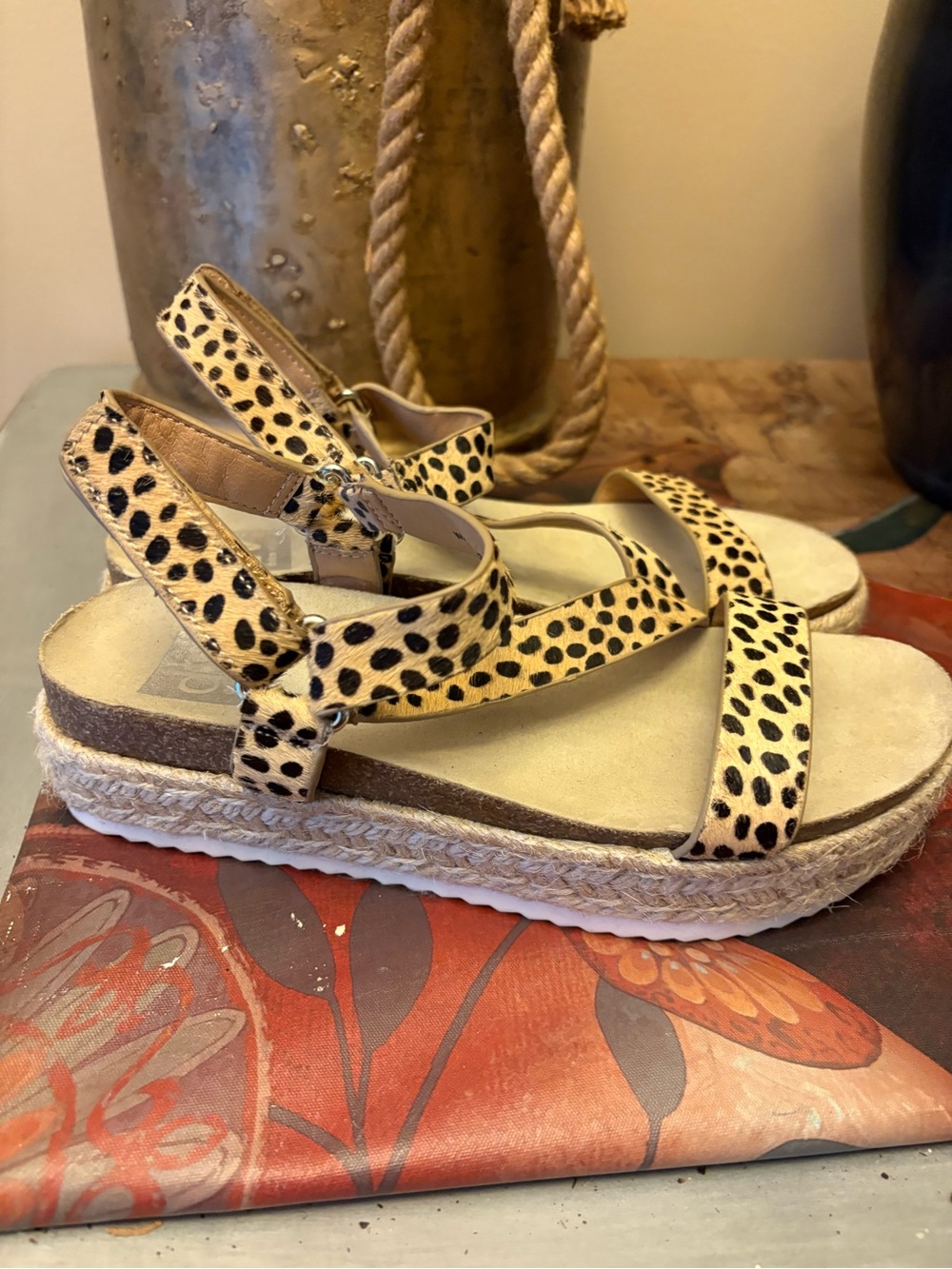 Dolce Vita ~ Leopard Spot Cow Hair Strappy Low Platform Sandals Shoes sz 8 - Picture 2 of 8